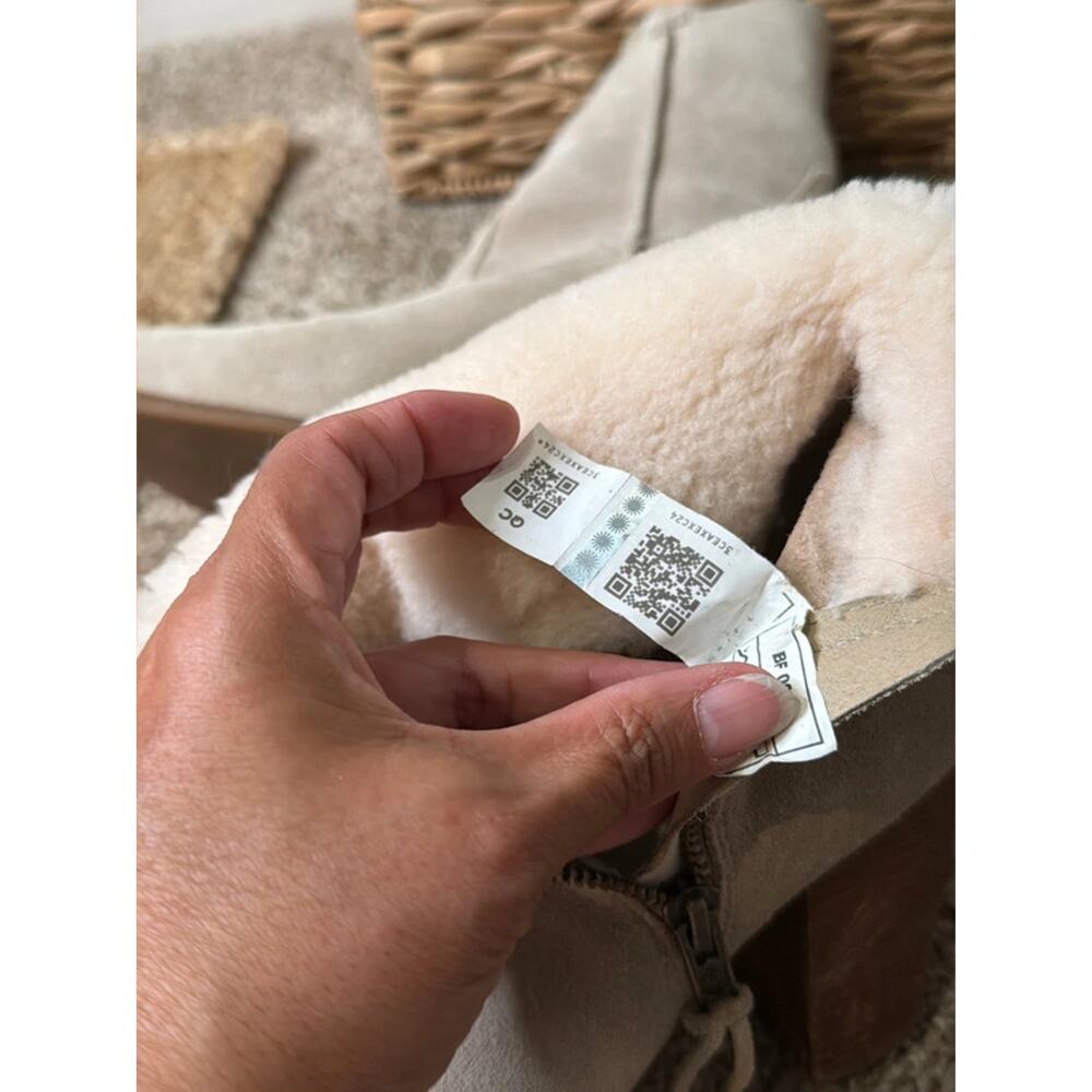 UGG Lynda 1014385 Natural Suede Shearling Heeled Boots Women’s Size 11 - Picture 9 of 10